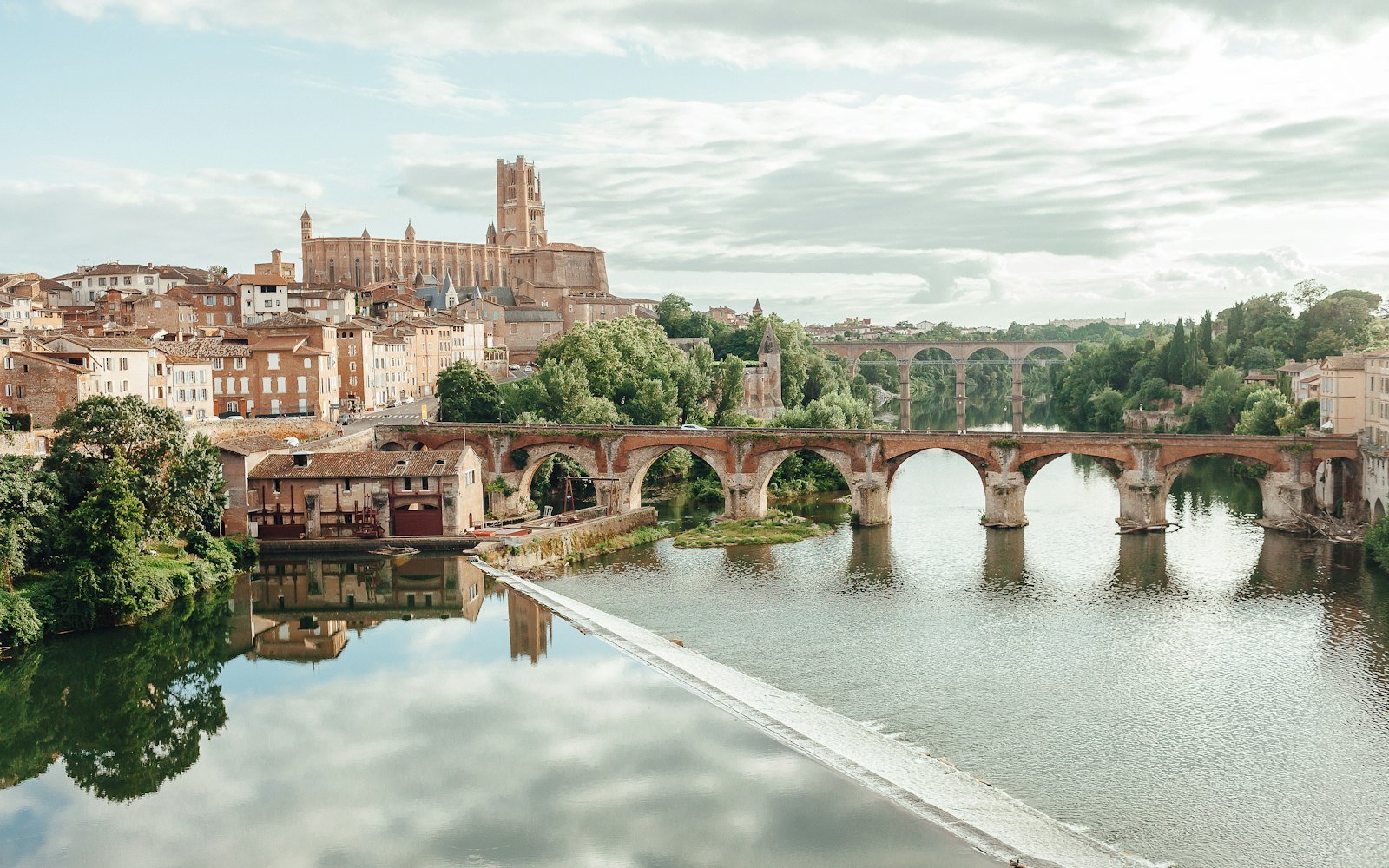 Le Pont-Vieux sur le Tarn et la cathédrale Sainte-Cécile d'Albi